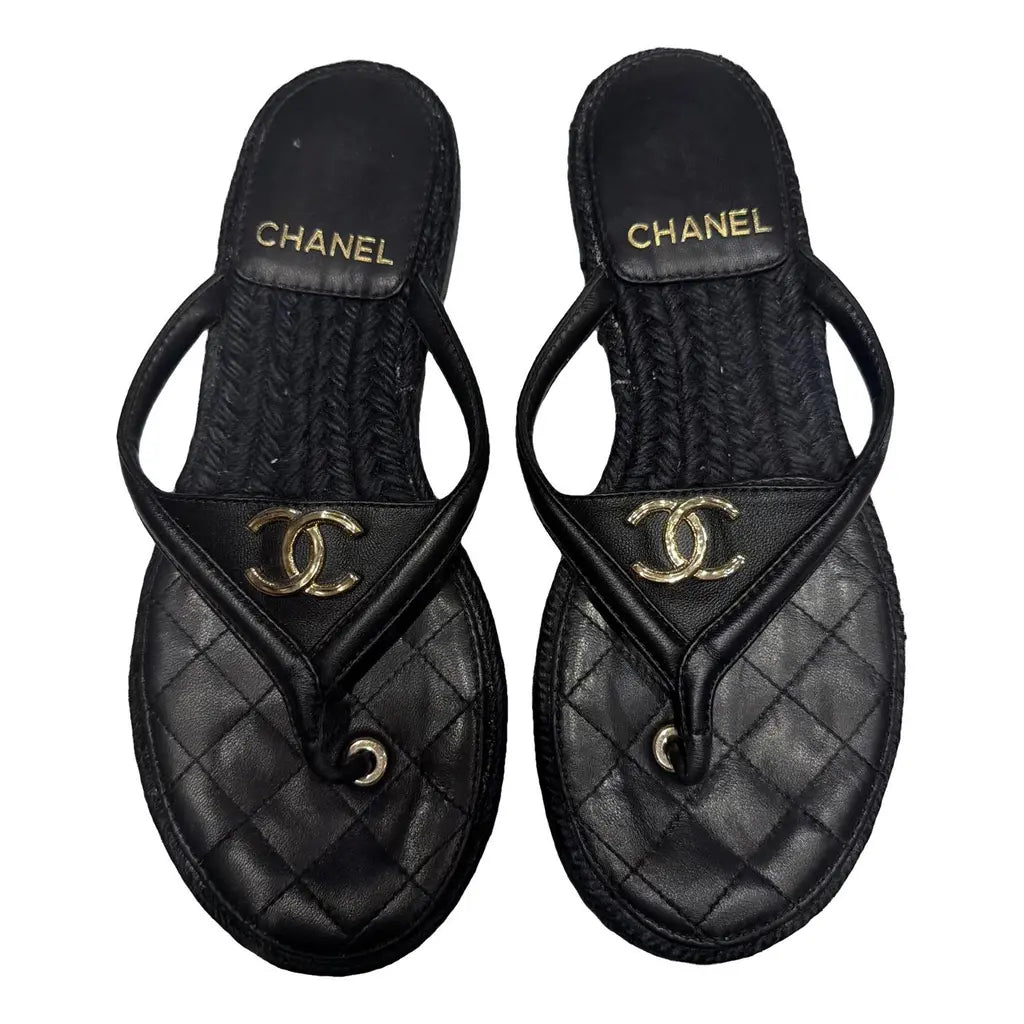 BEACH LEATHER BLACK FLIP FLOPS