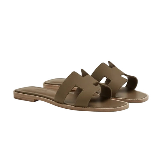 HÈR TAUPE SANDALES