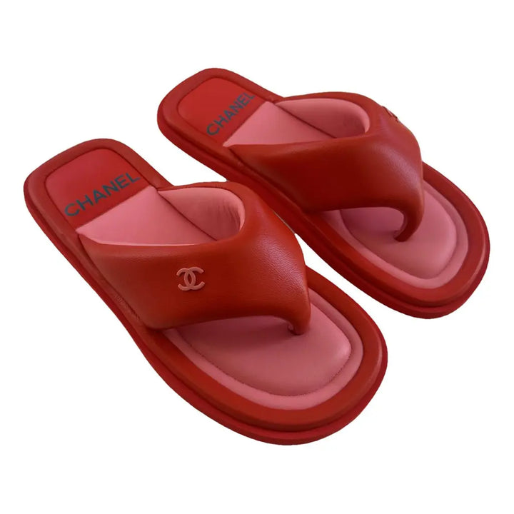 RED PADDED FLIP FLOPS